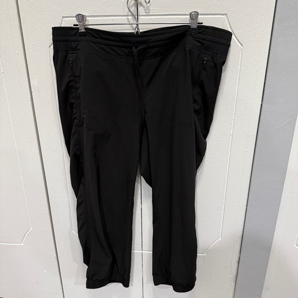 Athleta Black La Viva Cropped Joggers - Picture 2 of 12